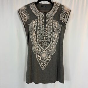 Theme Dress Size M Gray Ivory Shift Above Knee Cap Sleeve Cotton Casual